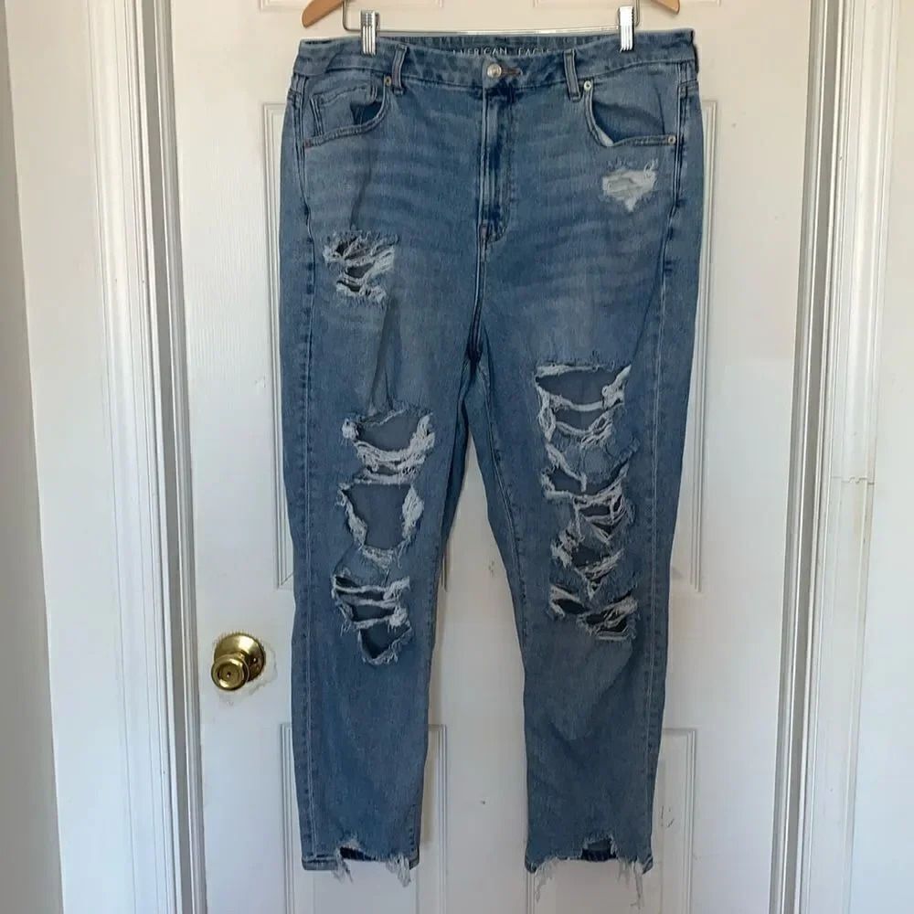 American Eagle Distressed Curvy Mom Jeans